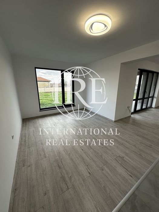 Продава се Къща в с. Соколово, Област Добрич - 145 кв.м за 686 €/кв.м - Снимка #2