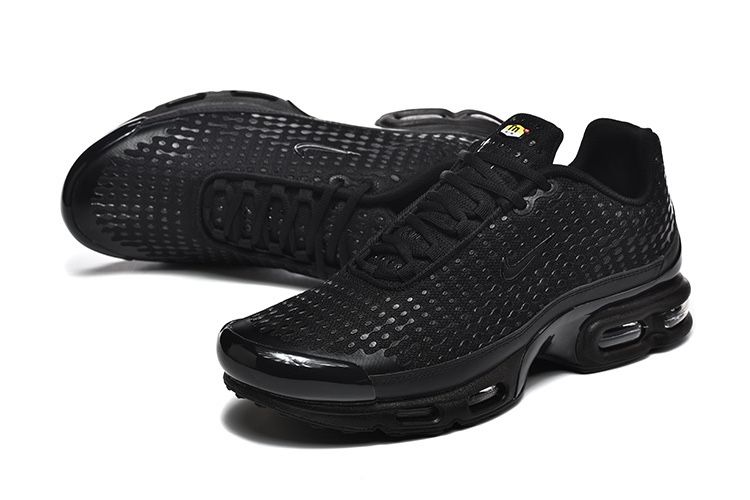 Нов модел мъжки маратонки Nike Air Max Plus VII black