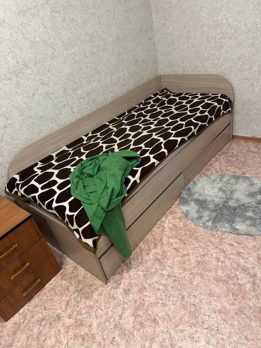 Продам кровати с ортопедическим матрасом