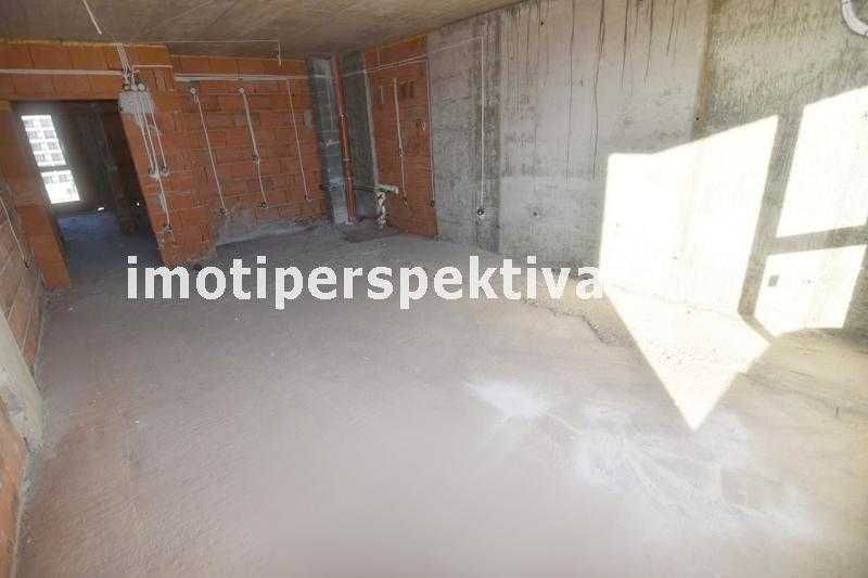 Продава се Тристаен апартамент в Пловдив, Кършияка - 108 кв.м за 970 €/кв.м - Снимка #1