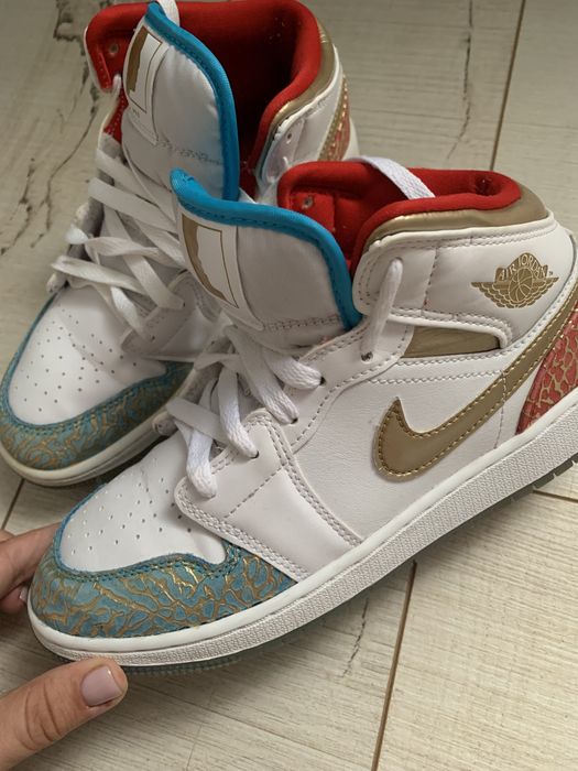 Jordan -Air Jordan 1 Mid GS UNC to Chicago marimea 36,5 Constanta