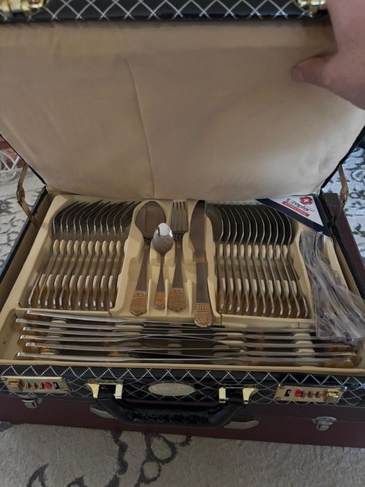 Набор столовых приборов