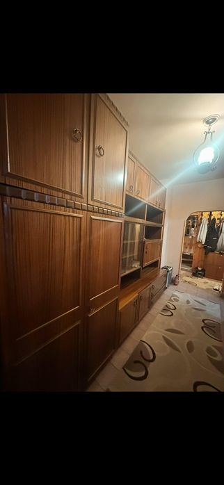 Продава се холна секция