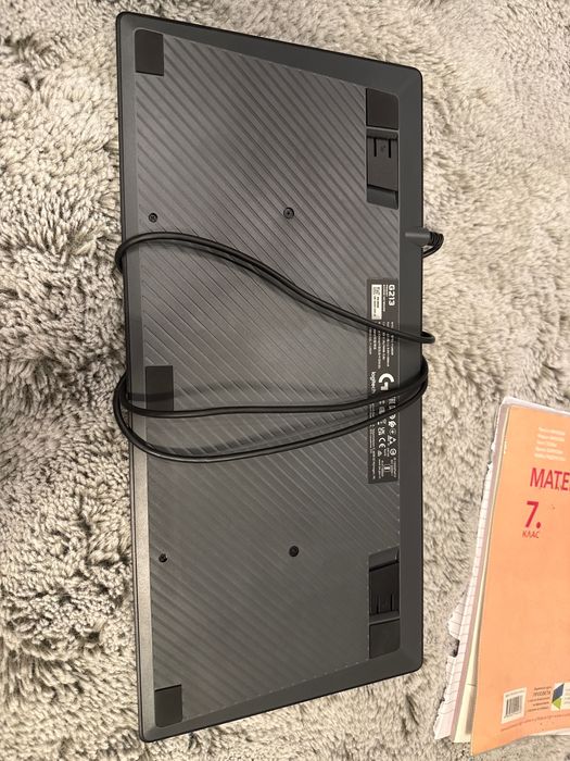 Продавам клавиатура Logitech g213