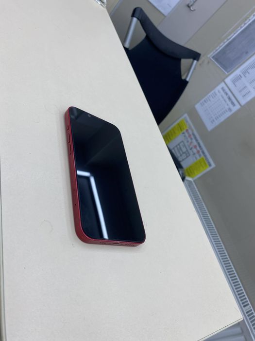 Iphone 13 red fara defecte