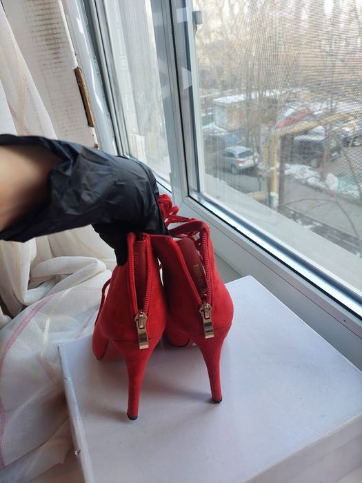 Туфли  замша красные