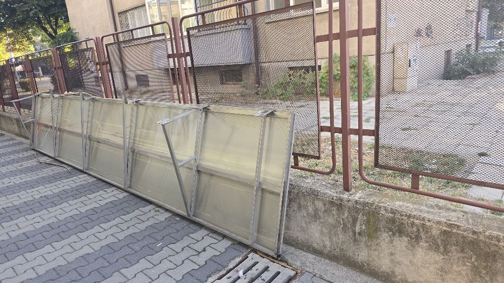 Сенник  за витрина 5метра