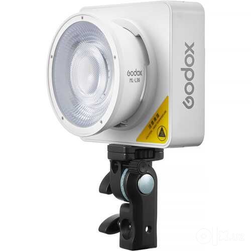 Godox ML100R. Гарантия, 12 месяцев с момента покупки.