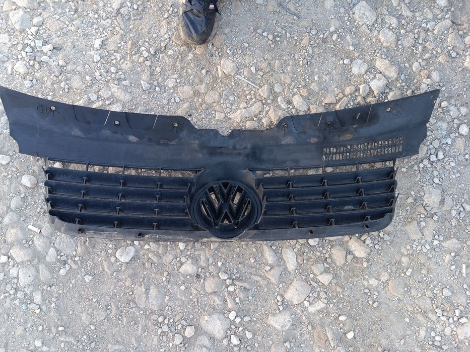 Решетка предна броня за VW Транспортер T5 до 2008