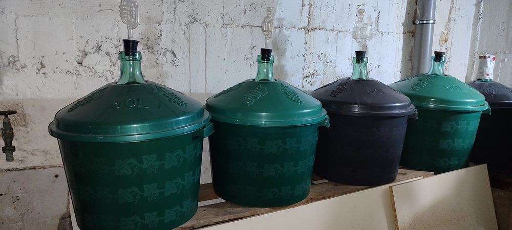 Damigeana 50 litri in cos de plastic
