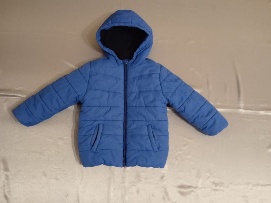 Куртка детская,хорошая-б/у.