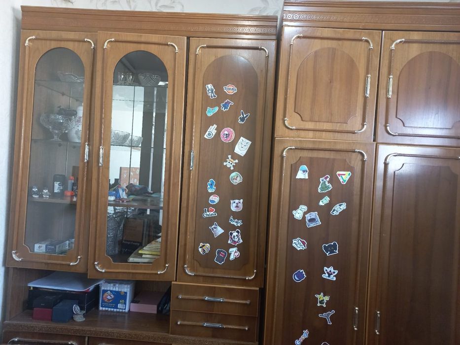 Продам два шкафа от стенки.