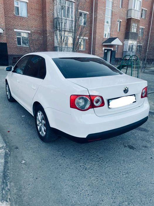 Продается машина Volkswagen jetta 2010 г