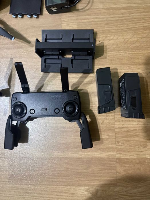 Vand drona DJI Mavic Air Fly More Combo
