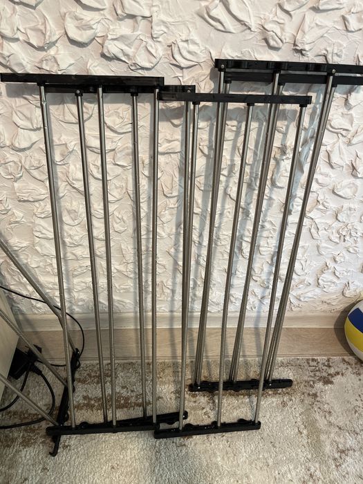 Полочки с хромированными трубочками