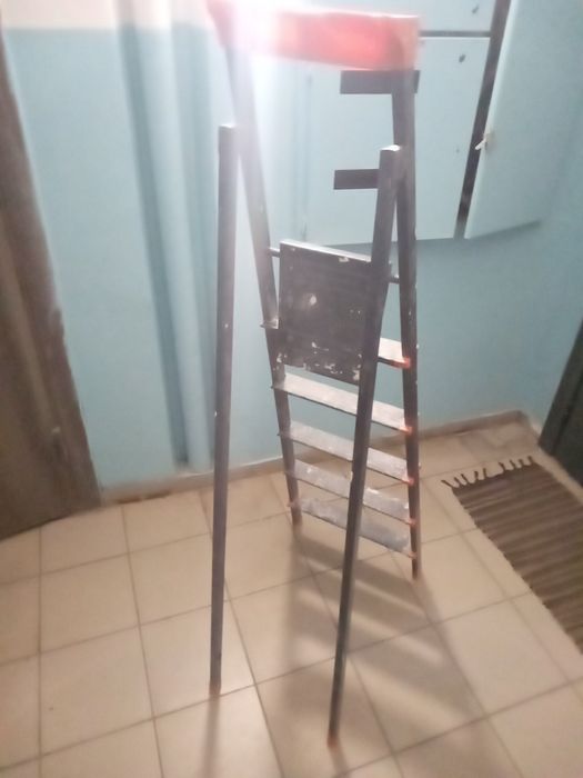 Отдам стремянку б/у без торга
