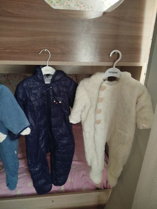 Продам детские куртки
