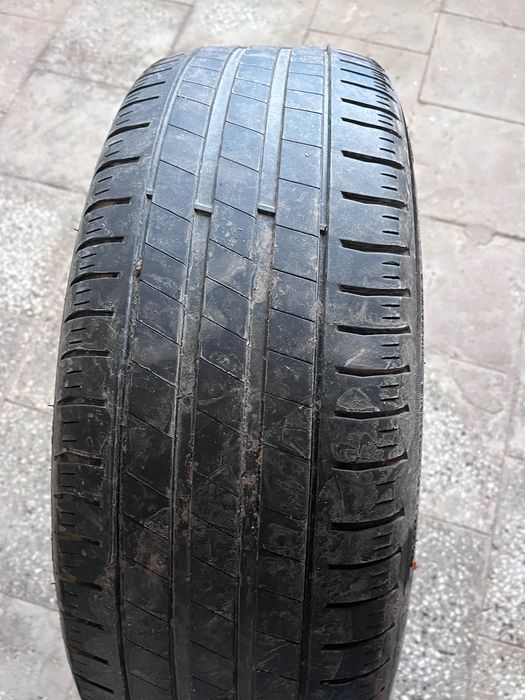 225/60/18 BFGoodrich