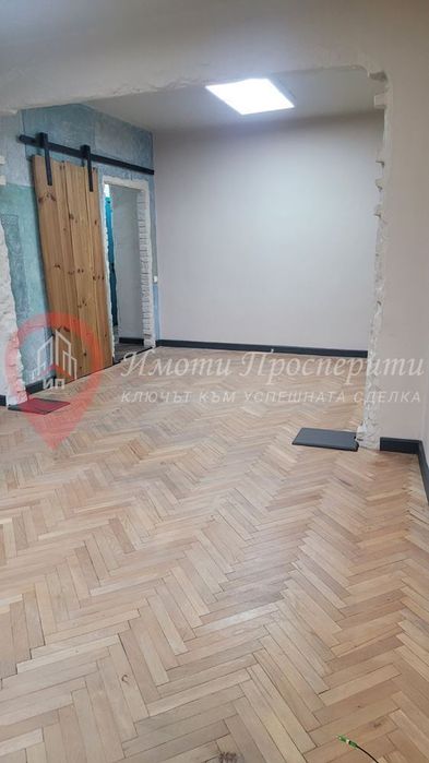 Офис в София-Център площ 85 цена 700