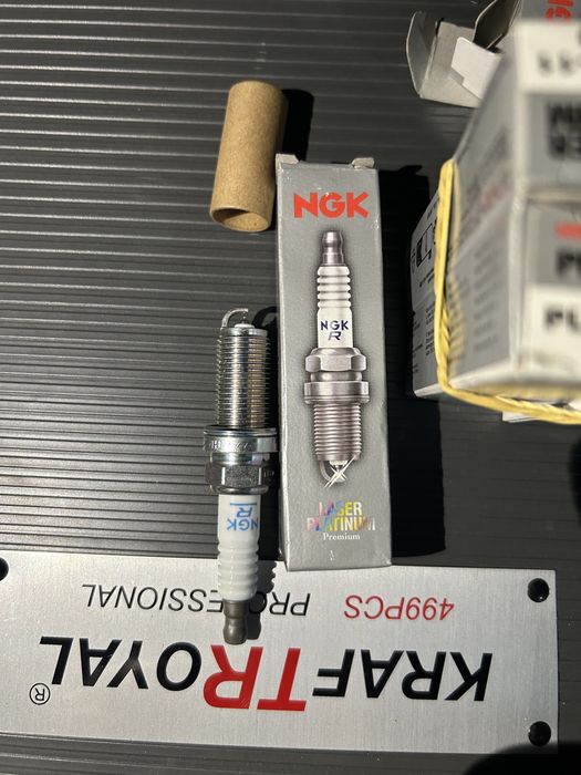 Запалителна свещ PLFR5A-11 6240 NGK