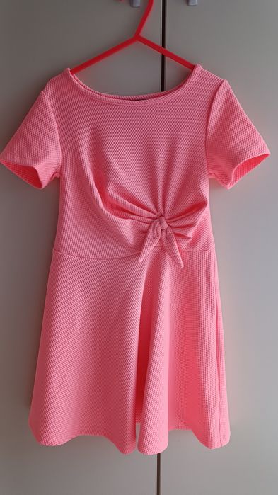 Красиви рокли за момиче 122 р-р