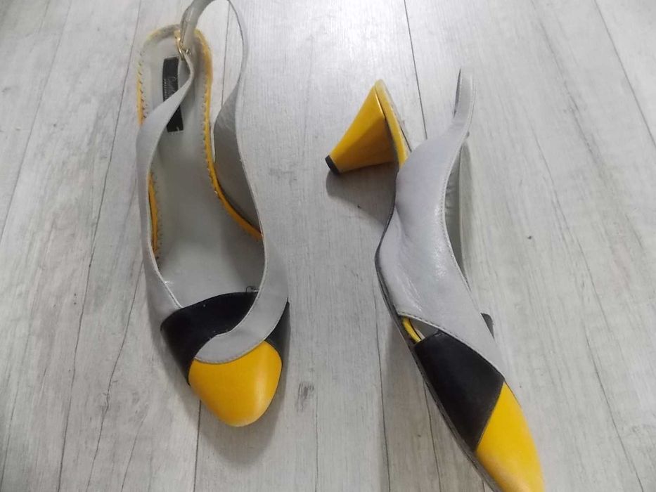 pantofi Musette si Mihai Albu - mas 38 si 39,5,,40 = 200-100 lei