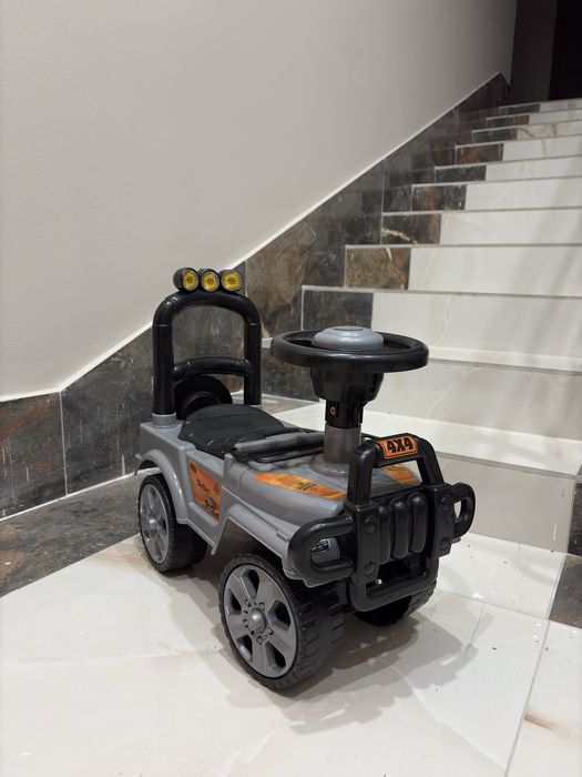 Машинка детская толокар