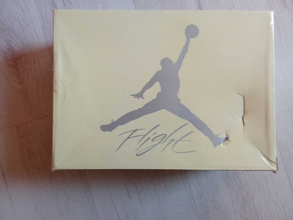 Продавам Jordan 4