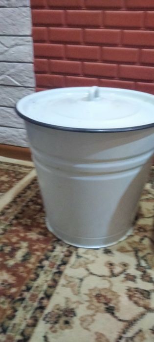 Продам эмалированное ведро