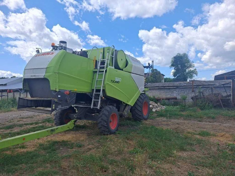 Combina CLAAS Tucano 320 T4i