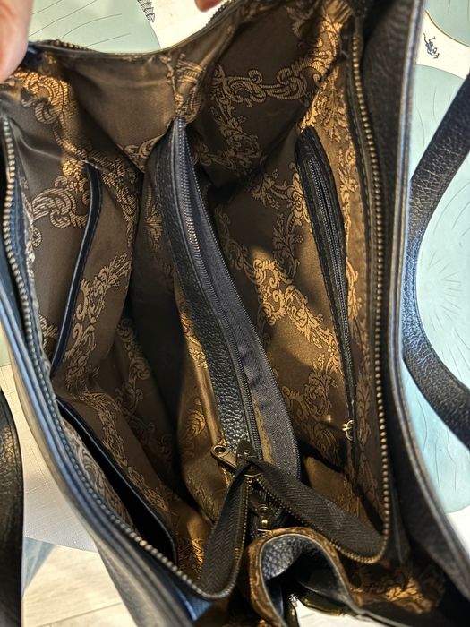 Изключително запазена и качествена кожена дамска чанта