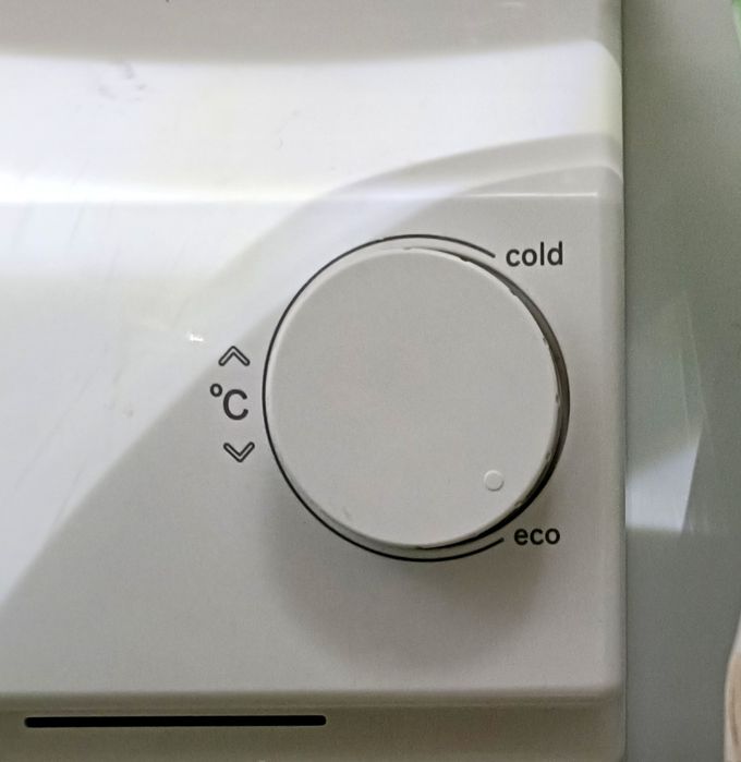 ХОЛОДИЛЬНИК с морозильной камерой "BOSCH"