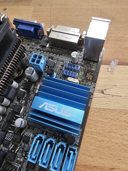 Placa de baza mini-ITX ASUS P8H61-I LX R2.0