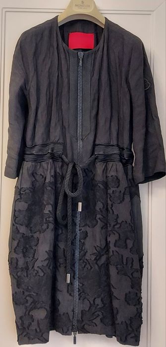 Женский плащ Moncler