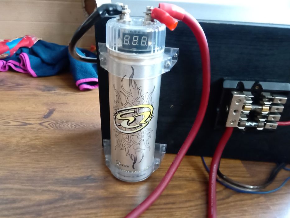 Субуфер +усилвател+кабели и кондензатор