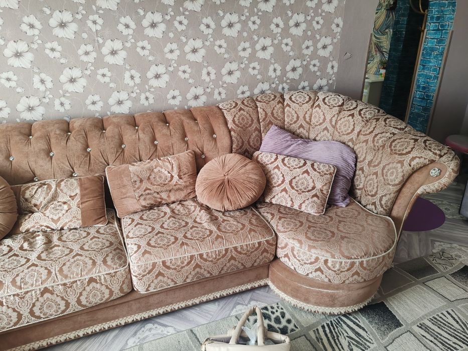 Продам диван 65000