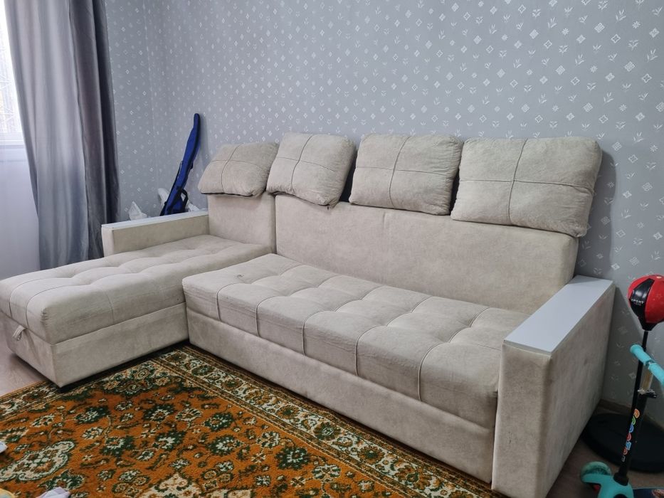 Диван в хорошем состоянии