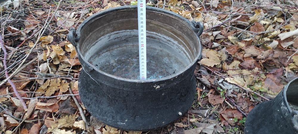 Два стари медника