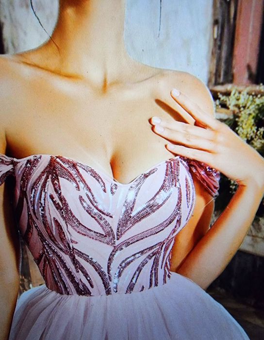 Красива нежна Тюлена рокля розова, пудра