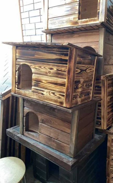 Будки для собак.