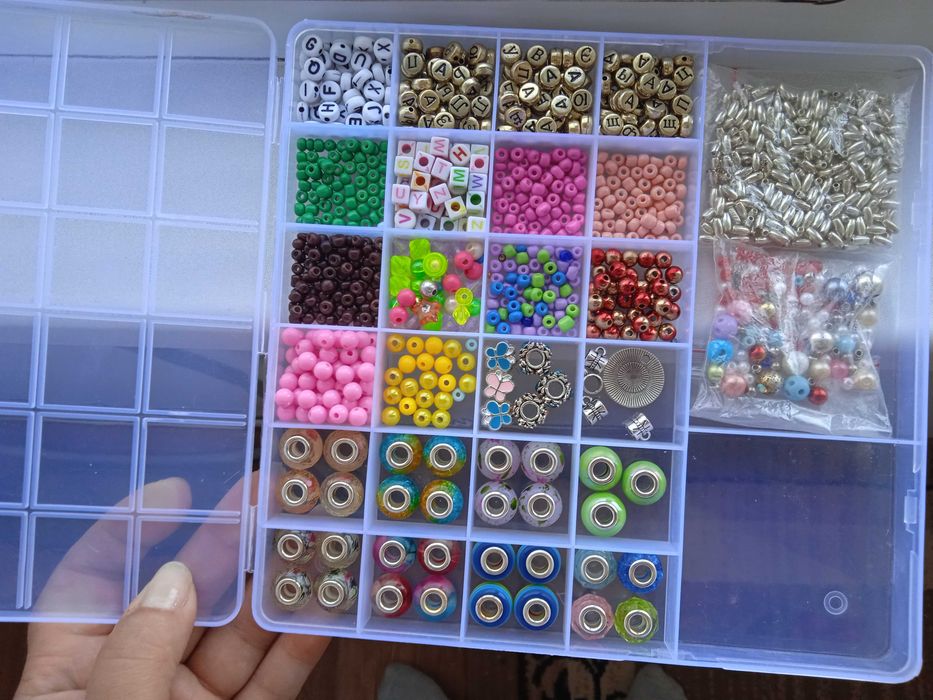 Наборы  бисера и резиночек б/у