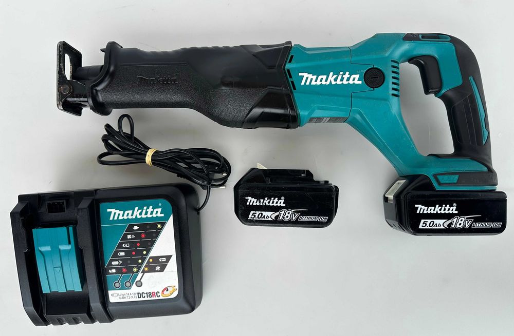 Makita DJR186 - Акумулаторен саблен трион 2x18V 5.0Ah