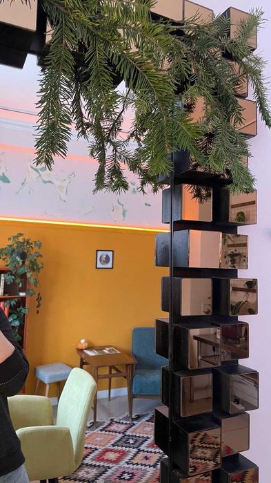 Зеркало в стиле модернизм