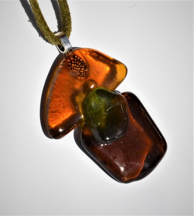 Медальоните са изработени от мурано стъкло. любов .  Красив подарък.