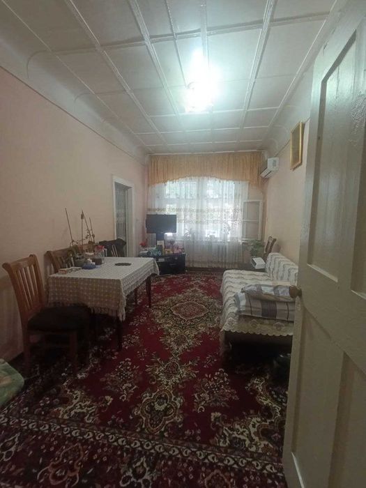 Под офис учун, Шастри, зур нархга 4 хона квартира