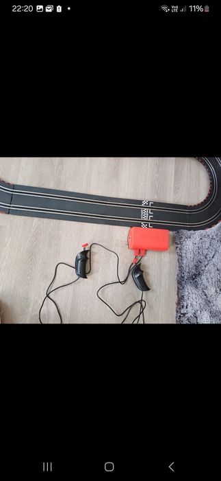 Pista de curse cu doua masinute