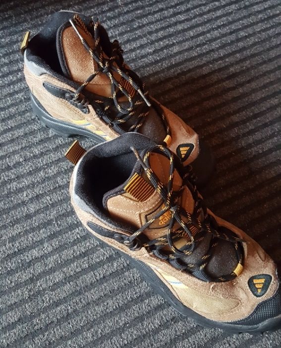 Adidas ghete femei marimea 38 in stare buna