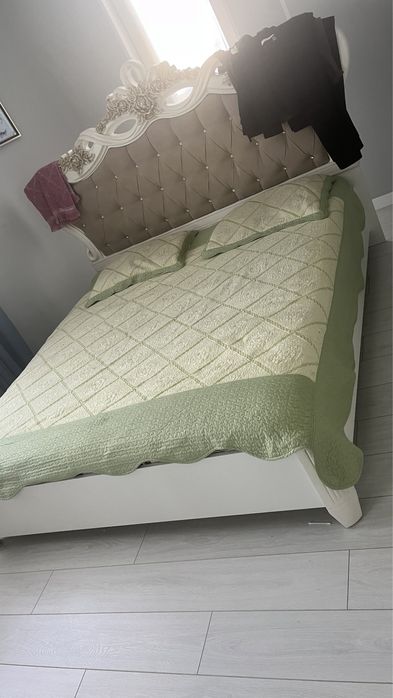 Продам спальный гарнитур