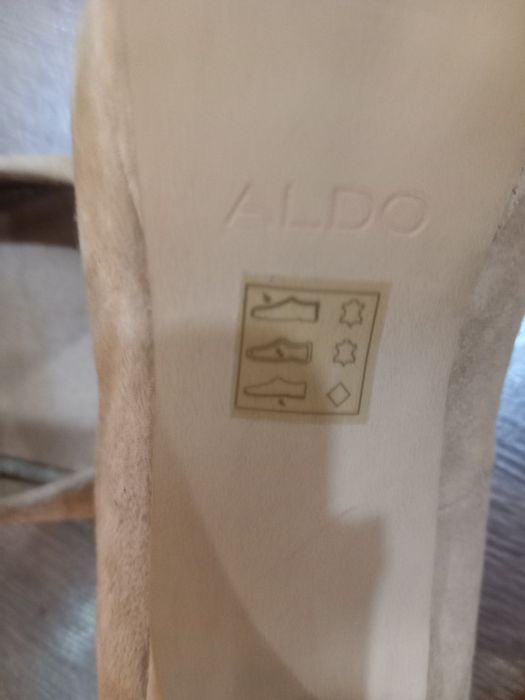 Дамски обувки на висок ток