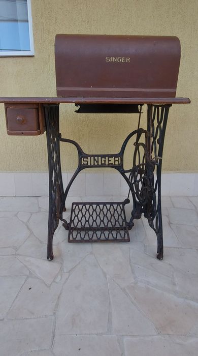 Masina de cusut SINGER